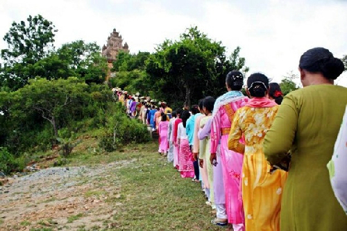 Rộn r&agrave;ng lễ hội Kate Chăm Ninh Thuận